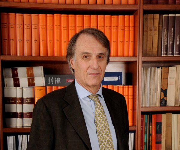 /media/umberto_nicodano_1038.jpg